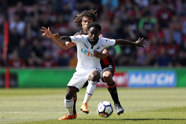 乌拉圭国脚：苏亚雷斯热心帮我要到梅西球衣，没想到梅西也要我的.